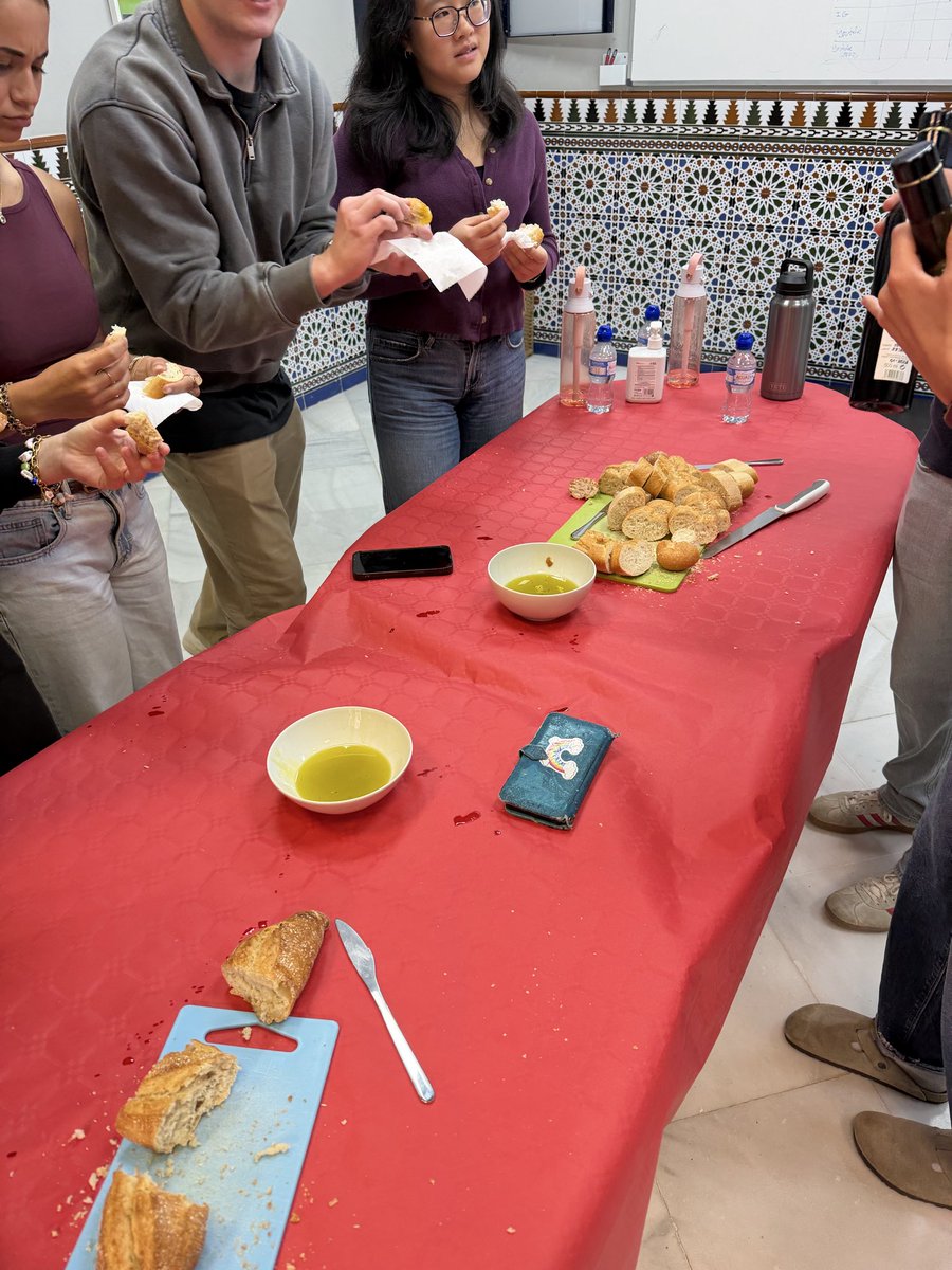 strides_wo97106's tweet photo. Thank you Basilippo Olive Oil for coming in and let us taste your local and delicious olive oil. We recommend student and travelers to check out their farm and olive oil tasting tours in Seville. #Seville #Basilippo #worldstrides https://t.co/Eo8186lHoZ