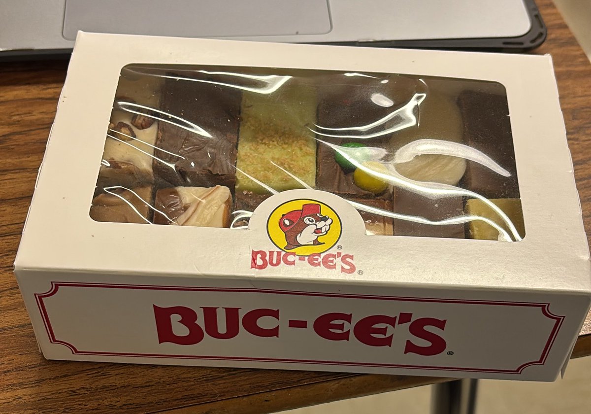 xx- Bee 🐝🏒🎶 tweet media