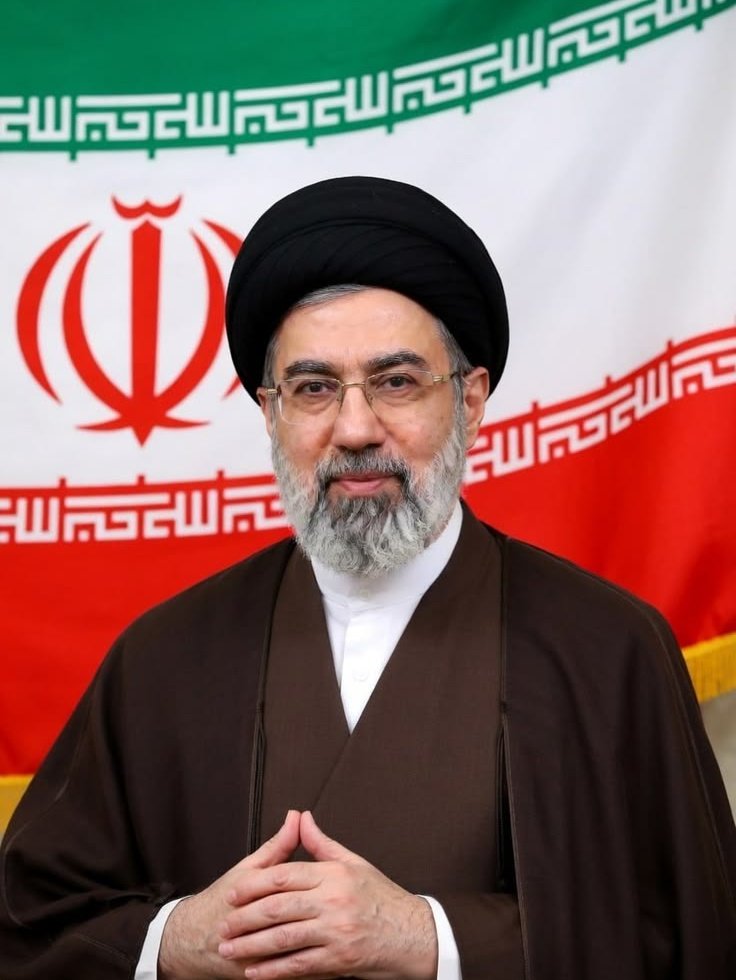 از شما به یک اشاره، از ما به سر دویدن...
#لبیک_یا_خامنه_ای