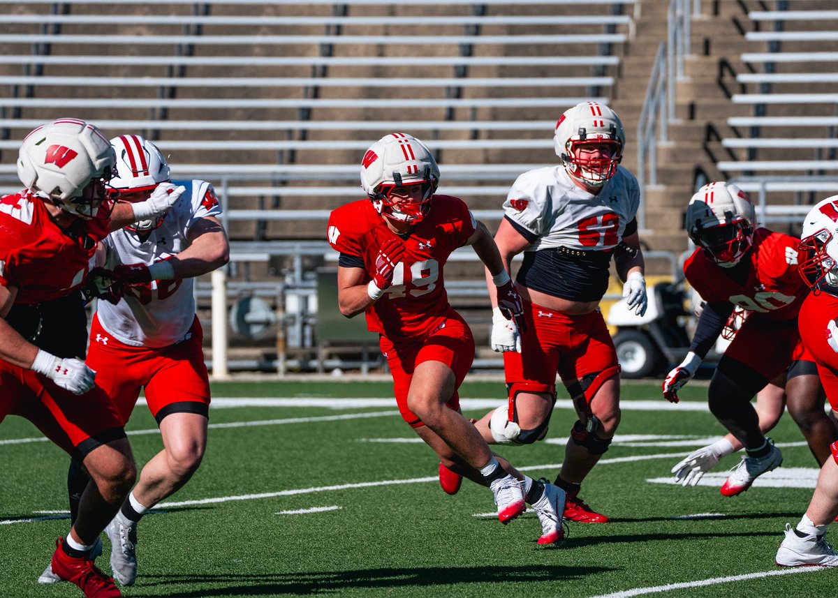 Wisconsin Football tweet media