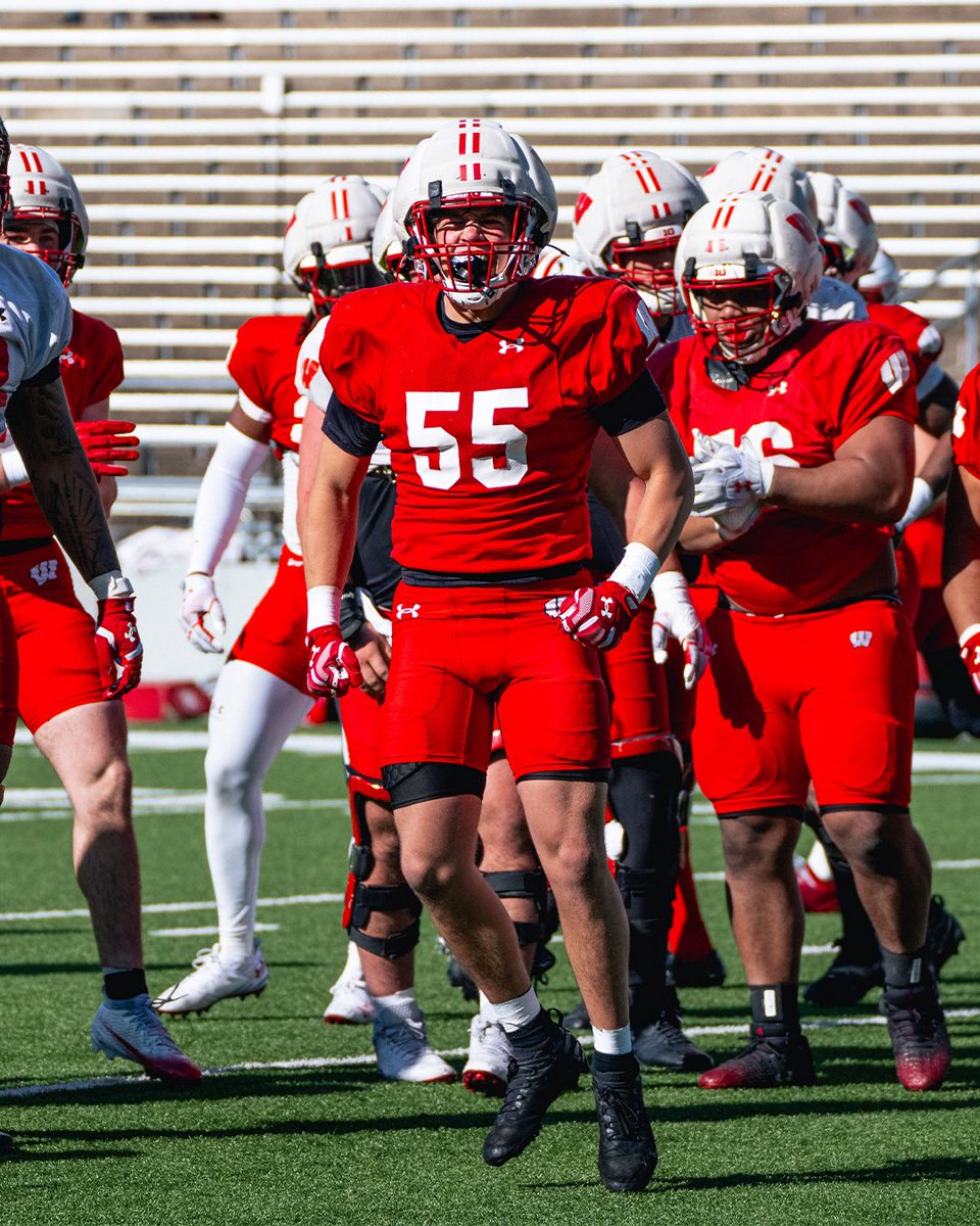 Wisconsin Football tweet media