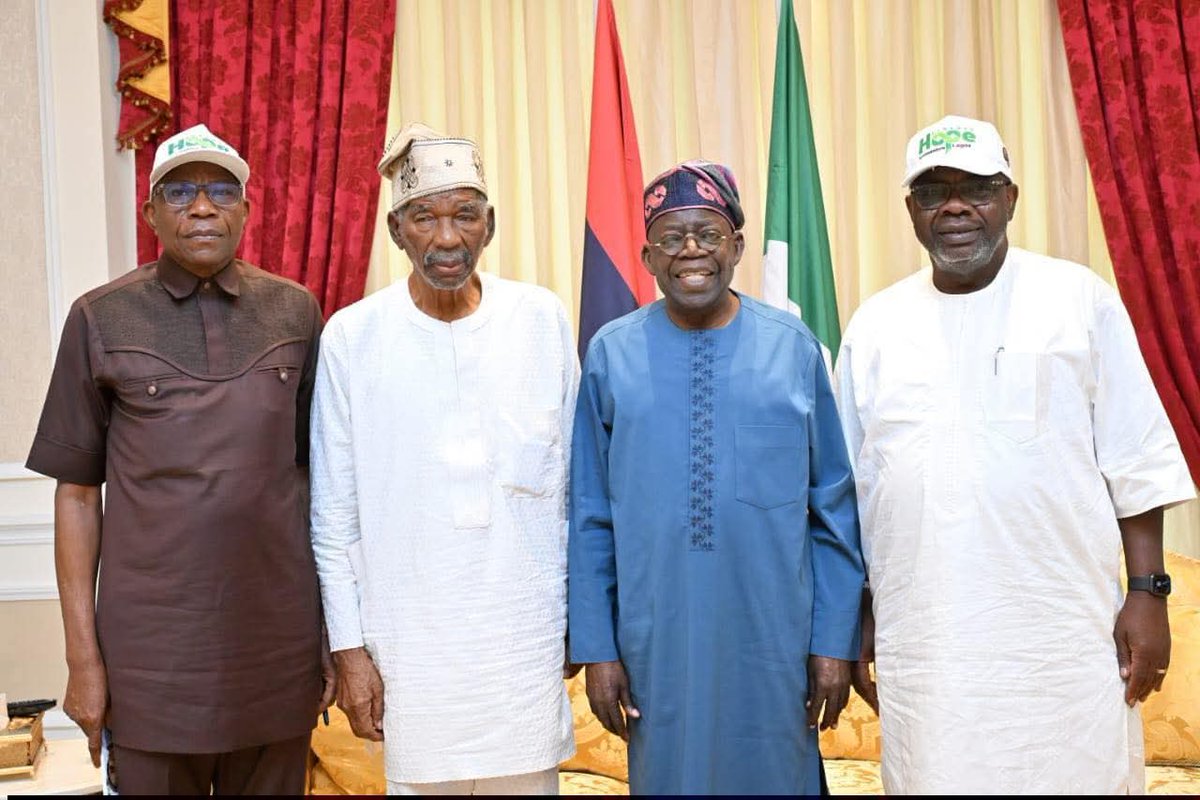 iko_73746's tweet photo. 2027: The GAC Chairman, GAC Secretary, and the Party Chairman met with president Bola Ahmed Tinubu.

 All indications from the meeting signal who is likely to be the next Governorship Candidate of the All Progressive Congress in Lagos State as 2027 Election draws closer. https://t.co/t3IOXJdW3j