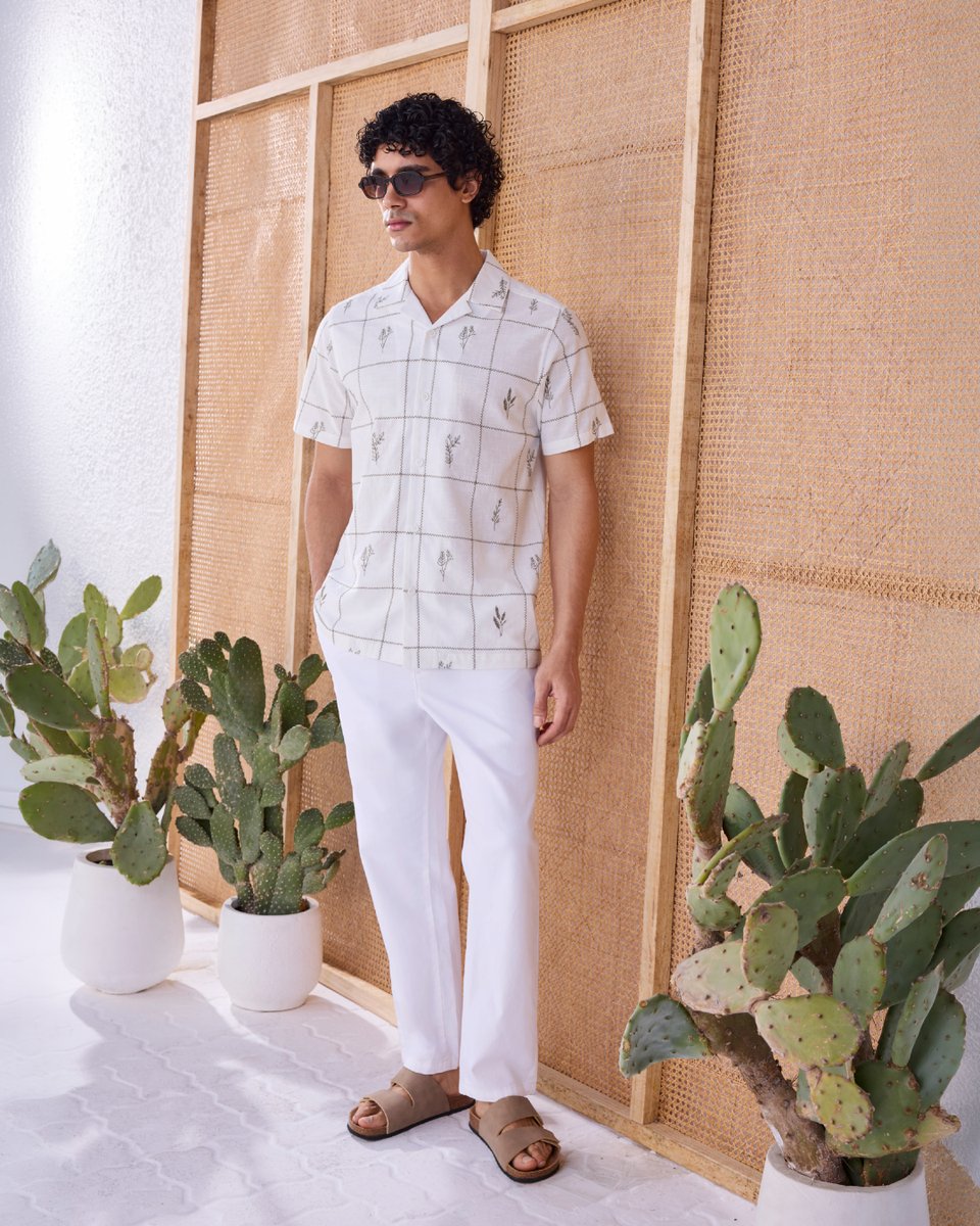 maxfashionMENA's tweet image. Summer wear for him, redefined.
From cotton shirts and textured polos to graphic tees! Each is made to stay breathable and comfortable.

Shop for summer shirts with prices starting from SAR 45 &amp;amp; AED 39

#MaxFashion #NewCollection #SummersDressing #Men’sFashion #ElegantStyle