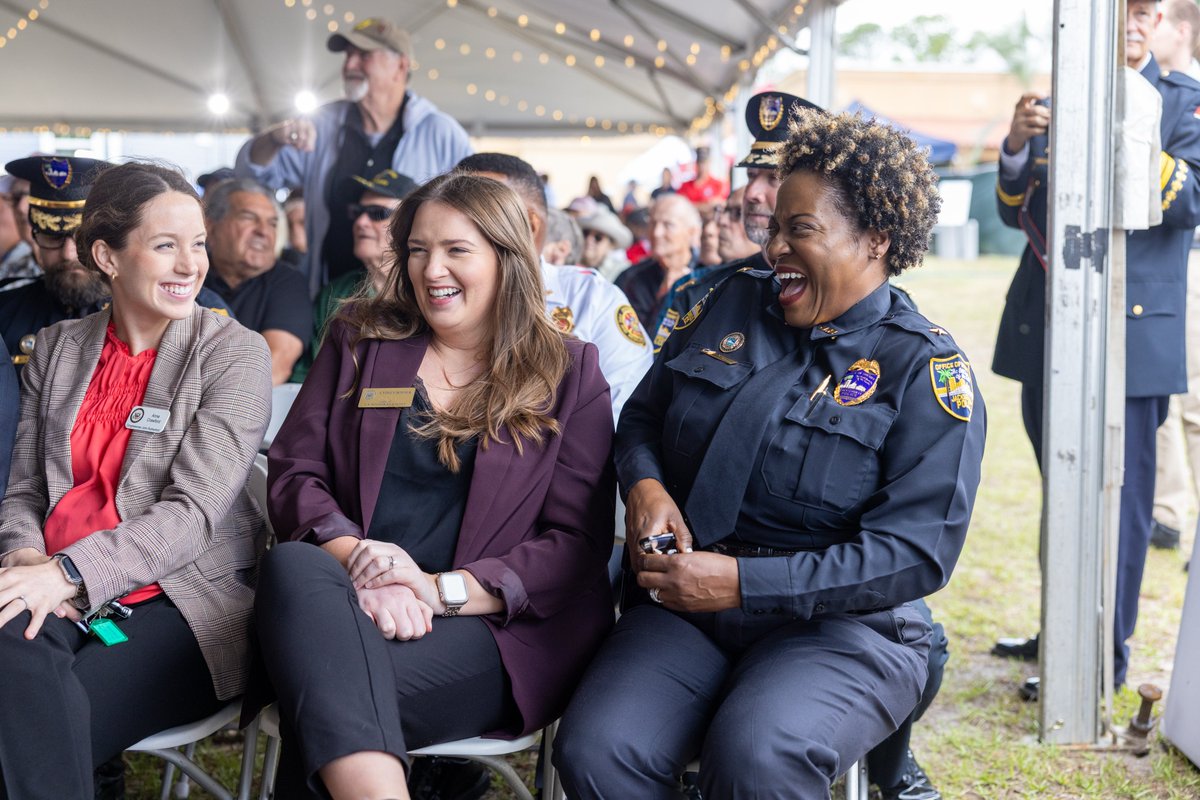 Tunnel2Towers's tweet photo. We would like to thank everyone who joined us to break ground on the Jacksonville Veterans Village! We appreciate the support from local government, donors, and the Jacksonville community. ❤️🇺🇸 To learn more about our Homeless Veteran Program, please visit:https://t.co/0BHmnfP8yV https://t.co/qD5zrpnIFq