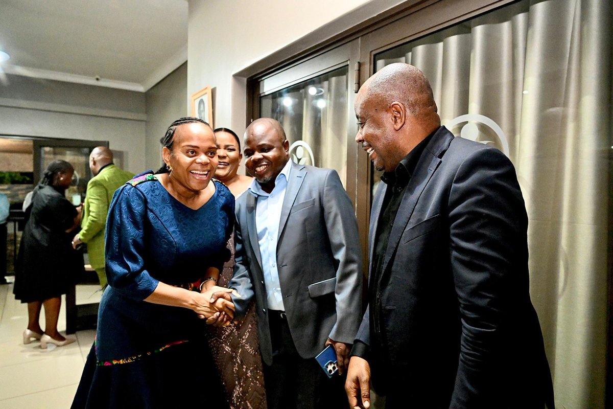 OtpLimpopo's tweet photo. Premier Dr @PhophiRamathuba, MECs, Mayors and Traditional Leaders have arrived at Vahlavi Guest Lodge for a meeting with Senior Traditional and Khoi-San Leaders. #7thAdministration #ALimpopoThatWorksForAll #LetsGrowLimpopoTogether #ServiceDeliveryWeek https://t.co/7IBfJT4ISE