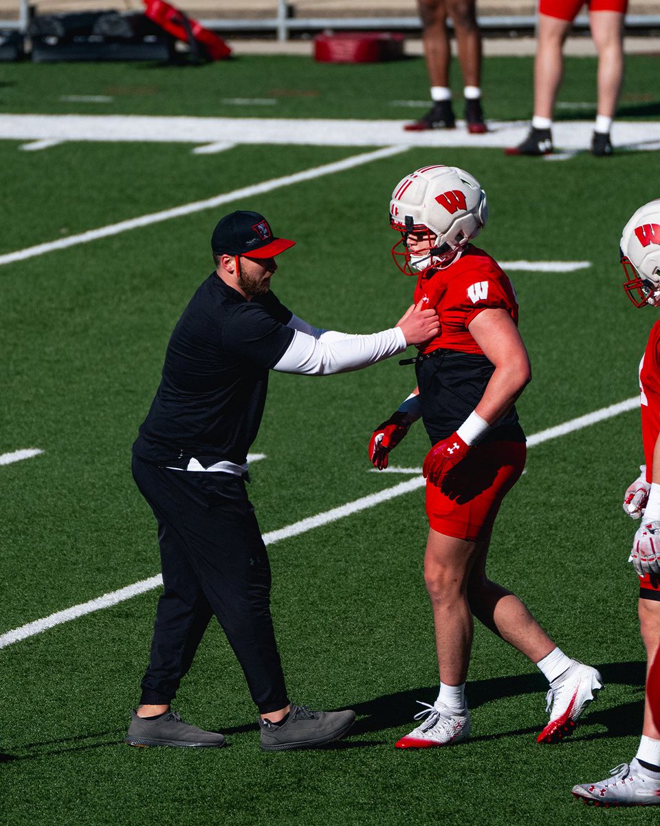 Wisconsin Football tweet media