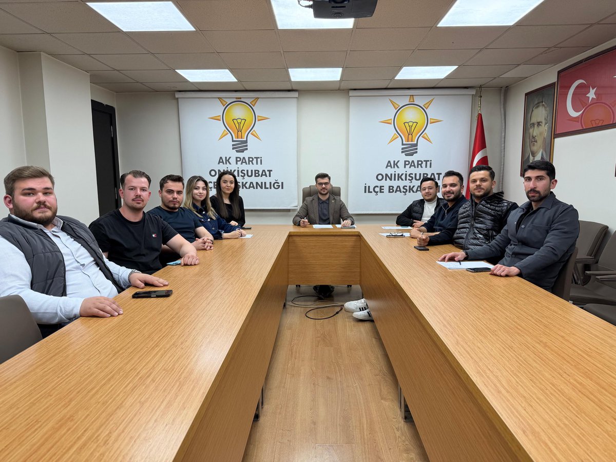 İlçe Gençlik Kolları Başkanımız Mehmet Onur Gürbüz riyasetinde haftalık olağan yürütme kurulu toplantımızı gerçekleştirdik.