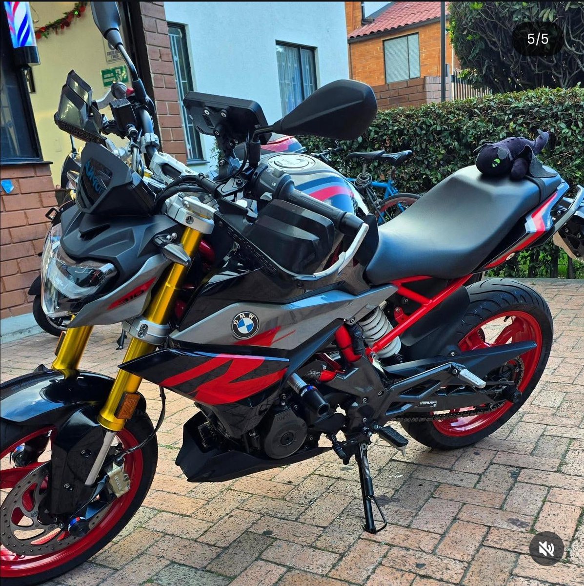 PasaenBogota's tweet image. #BOGOTÁ. Servicio Social. Motocicleta de placa AFW01H robada en la localidad de Engativá. Por favor #difundir si tienes alguna información escribir al siguiente perfil 👉🏻 instagram.com/trivinoesteban_ muchas gracias.