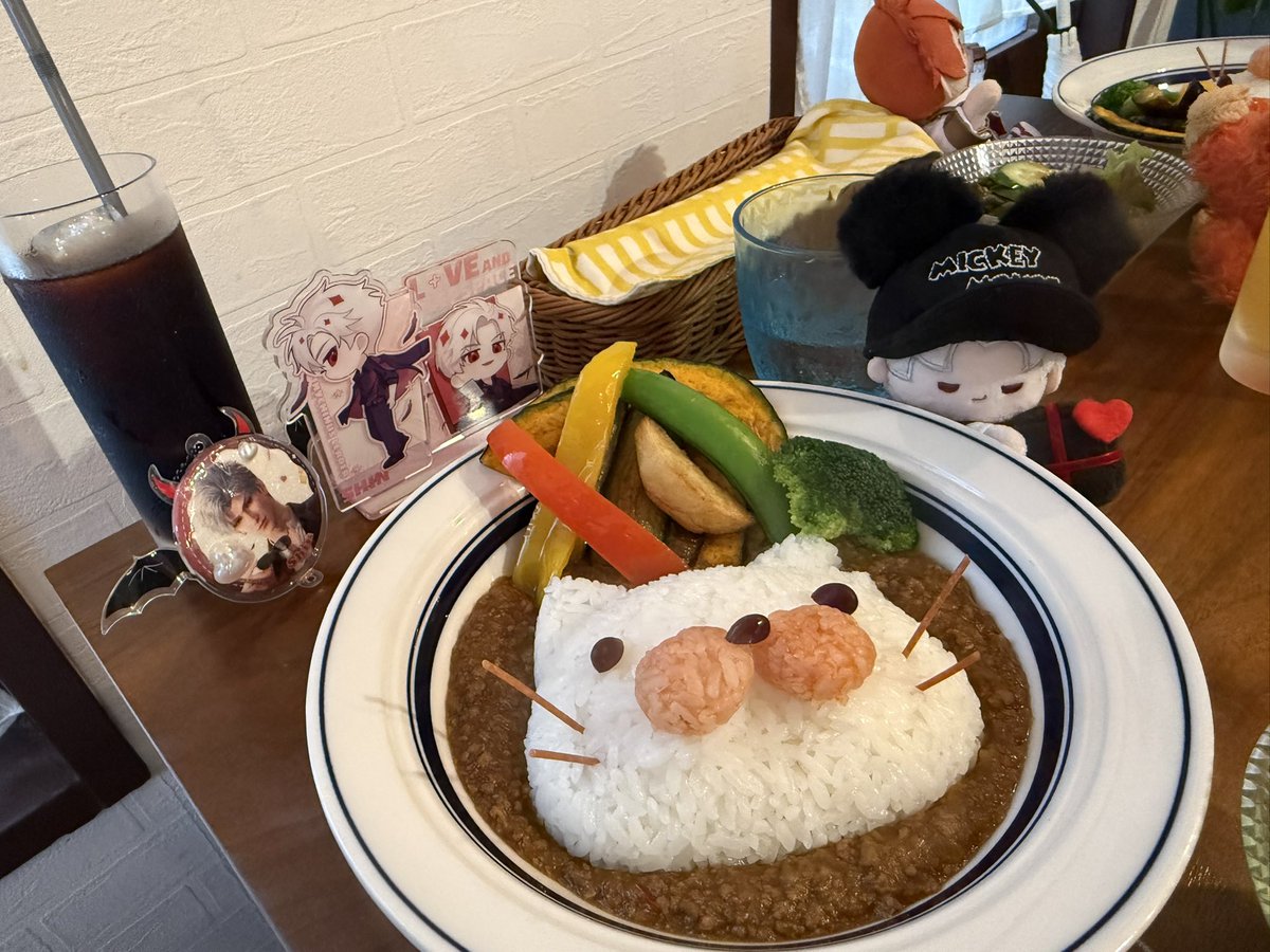 めろ tweet media
