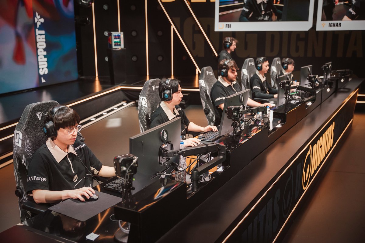 Dignitas tweet media