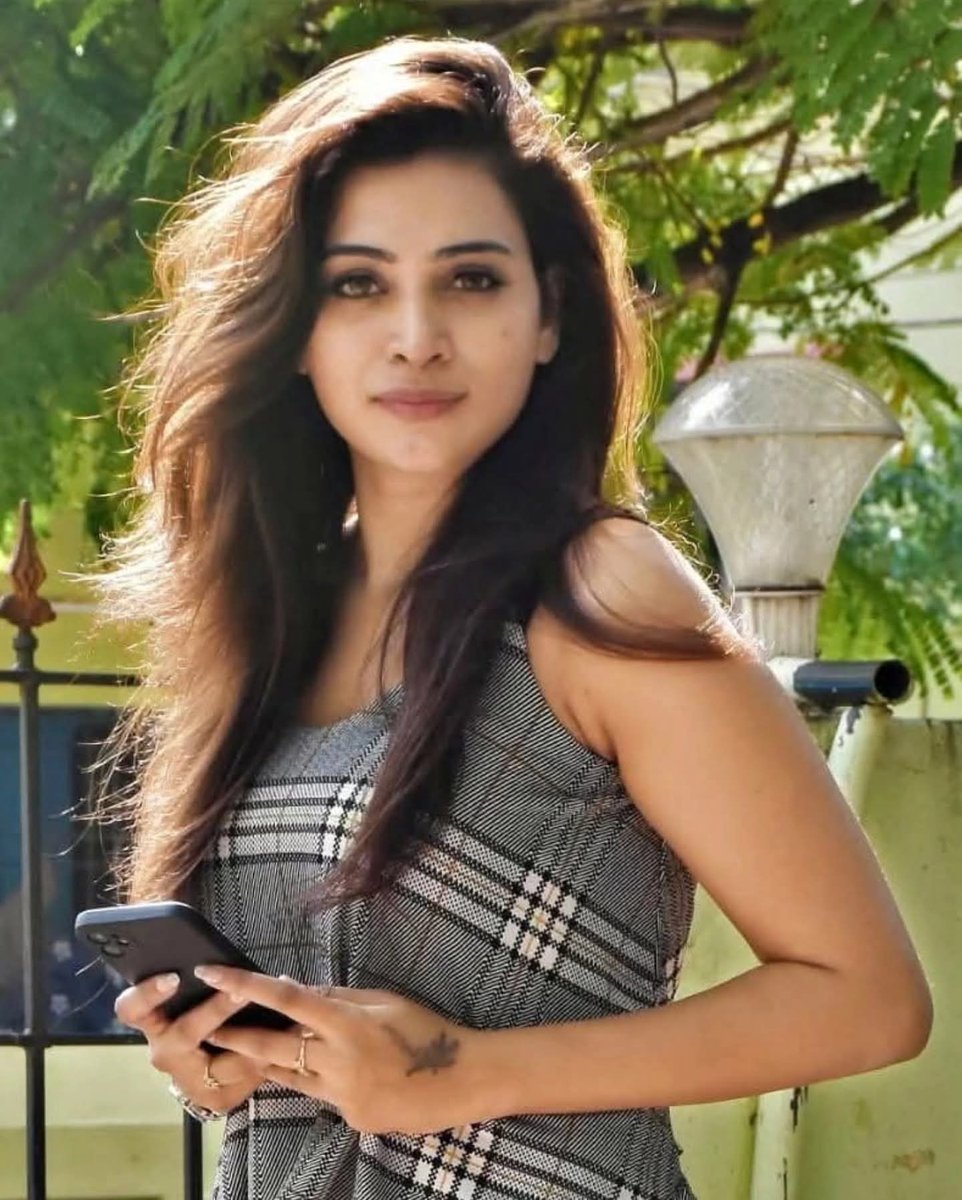 kayaldevaraj's tweet image. April 11th 

#Marijuana Movie Actress Asha Parthalom Birthday

#HBDAshaParthalom
#HappyBirthdayAshaParthalom

#StayHomeStaySafe