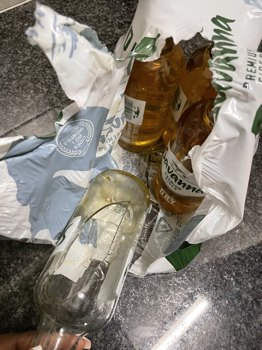 _NombuleloM's tweet photo. Oh hai ke sana. On the 5th of April I ordered @SavannaCider online right just to have stock in my cupboard, today I wanna refill my fridge, this is what I came across… yho sana @PicknPay Brackenhurst did me dirty. The packaging was not damaged nor wet upon delivery, Hence I didn’t check or return that day. 💔😭