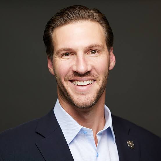 1611 Populist tweet media