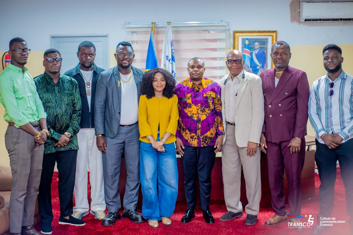 JIngompa243's tweet photo. News @transcordc !
En vue de vulgariser la billetterie électronique, le Dg @CKilubu a eu un échange fructueux avec les artistes comédiens à son Office !
La transformation, l'innovation ainsi que la relance de cette société réputée morte est son cheval de bataille...
@CKilubu 🔥🔥 https://t.co/TT72gzZOa0
