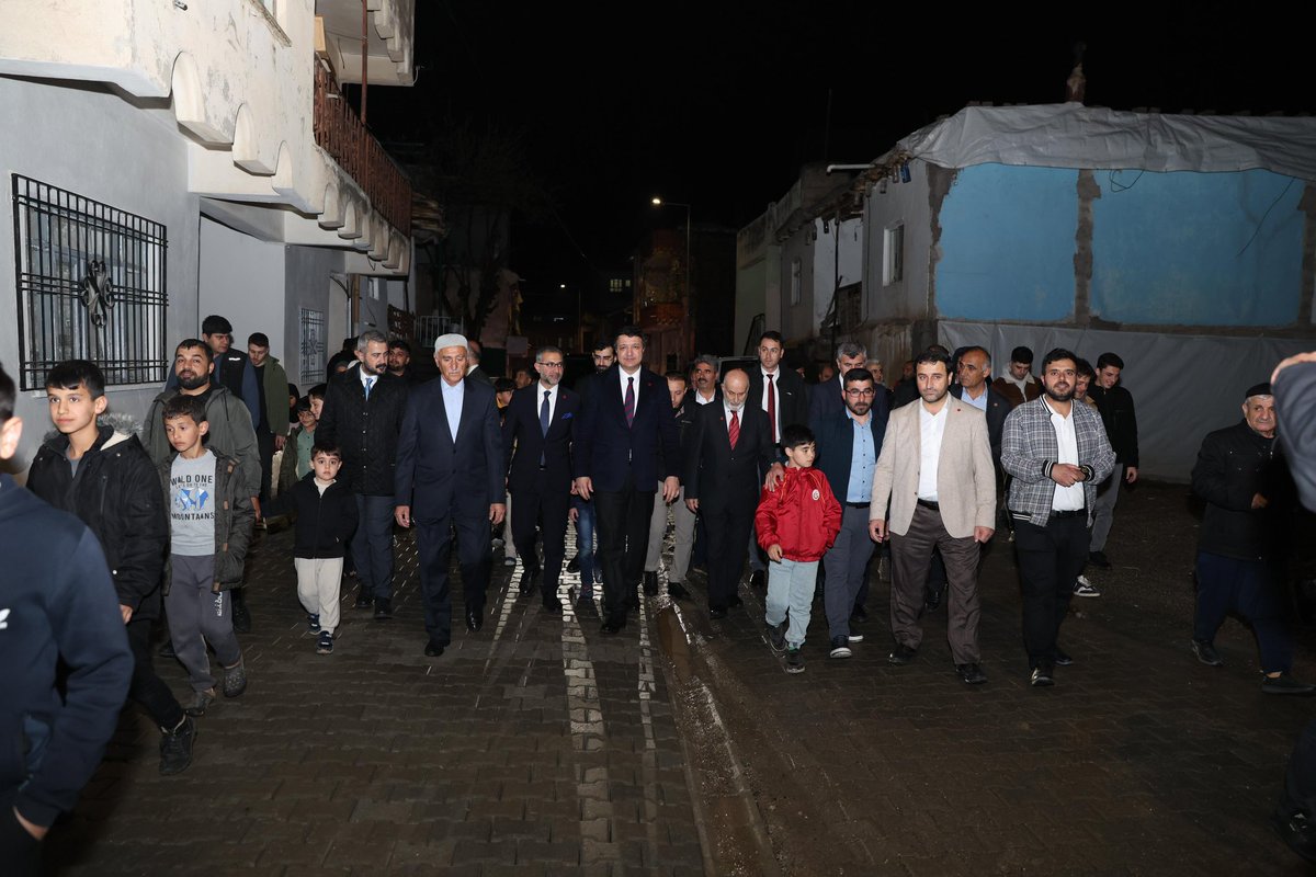 SaadetPartisi's tweet photo. Genel Başkanımız Mahmut Arıkan, Batman’da vatandaşlarımız ile bir araya geldi. https://t.co/A0jSv0ijtY