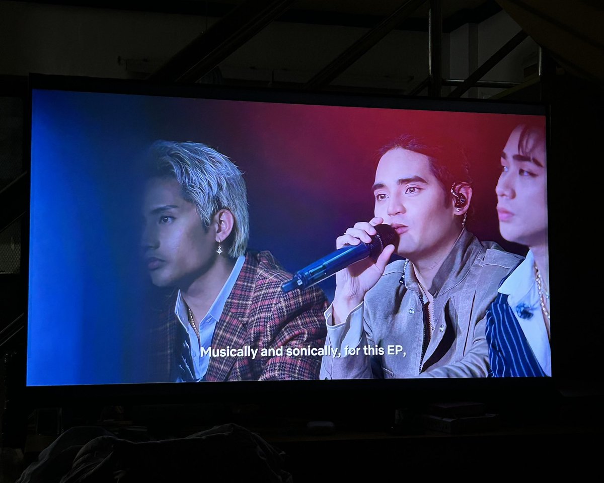 Pagtatag while waiting for Coachella. Mas kaya ko makita SB19 ngayon kasi kapag BINI nakaplay, lalo lang akong iiyak. So proud of these two faces of Philippine Pop Music. 🥹🤍