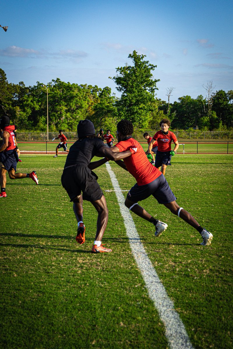 JamariJ0nes's tweet photo. Time to wake em up they been sleeping on me too LONG!
@CoachJuiceDixon @Linc_TrojansFB @action2348 @successathletic @PrepRedzoneFL https://t.co/WQEkYCQkwU
