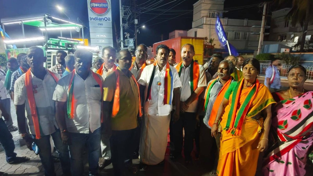 PMKPartySalem's tweet photo. சேலம் வடக்கு வெற்றி வேட்பாளர் திரு சதாசிவம் எம் ஏ எம் எல் ஏ அவர்கள் பரப்புரை.

 #SalemNorth #salem #Anbumani #sowmiyaanbumani #EdappadiPalaniswami #bjptamilnaduofficial #ADMKFor2026 https://t.co/t41fJmyEvN