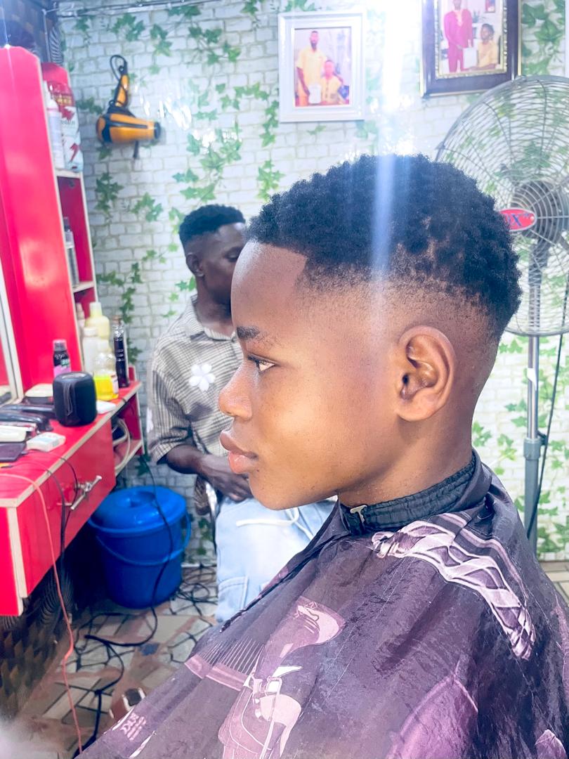 OLUDCUTZ's tweet photo. Few hours ago, I was live on @Clapmihq, streaming while giving this little man a fresh haircut. You guys really missed out you would’ve seen how happy he was after the cut 😄.

And if you don’t know what Clapmi is, it’s basically a mix of X, TikTok, and Twitch all in one platform. The interesting part? You can earn both as a streamer and even as a viewer.
Trust me, there’s a lot more coming on Clapmi .

I’ll be going live again tomorrow, and this time I’ll be teaching anyone interested how to cut their own hair. I’ll be giving myself a clean cut on stream, so you can watch, learn, and level up your skills .

Sign up now so you won't miss out tomorrow: 👇https://t.co/JfV5CI3iXR