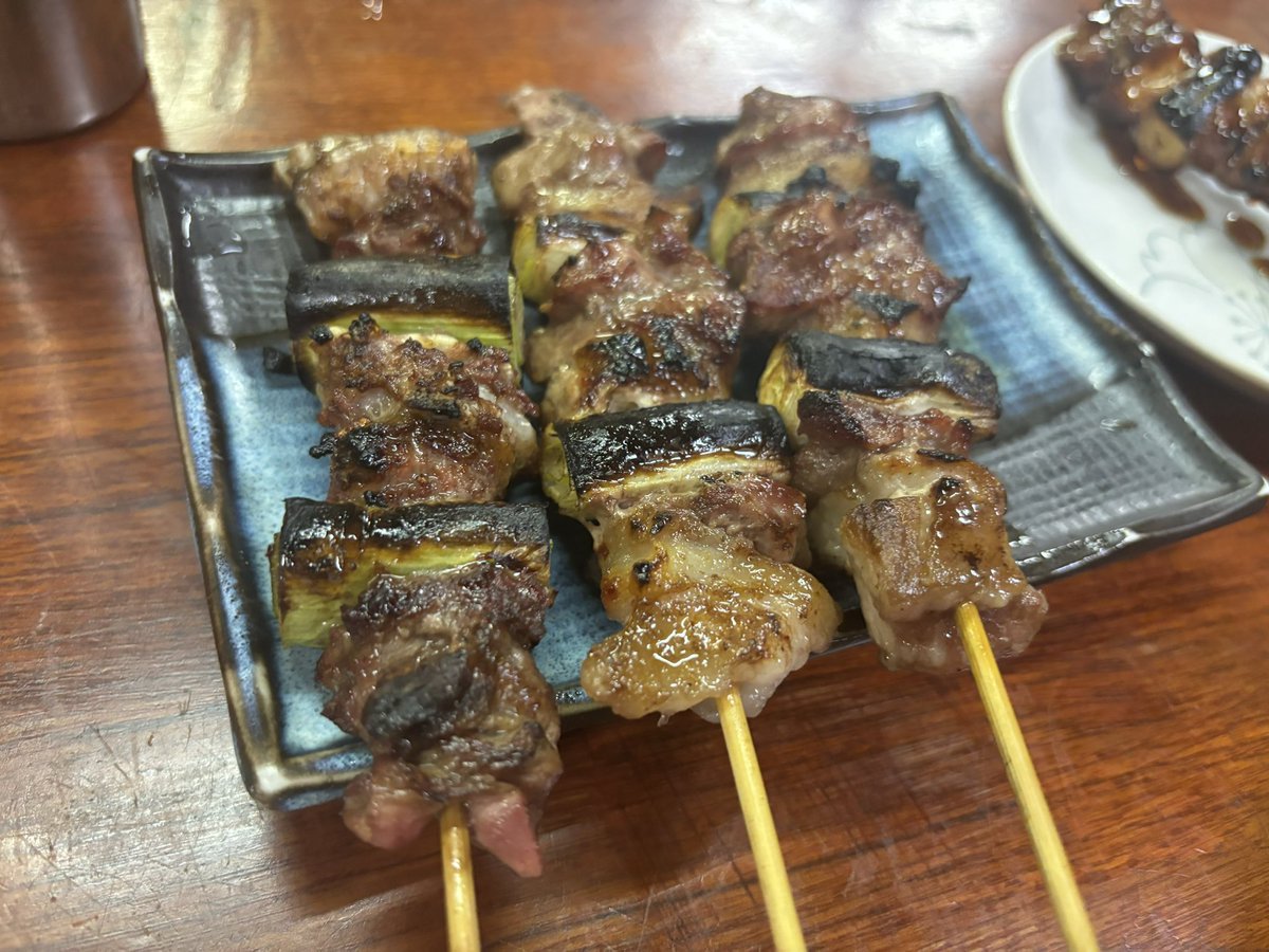 大好きなお店でモツ煮とビールに串焼き🍻
なによりその後のカラオケが3時間1人400円でビビった🫣