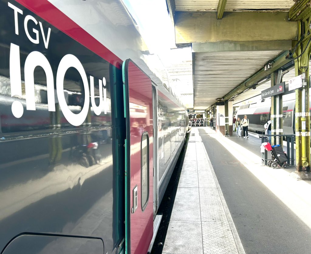 𝔍ulien tweet media