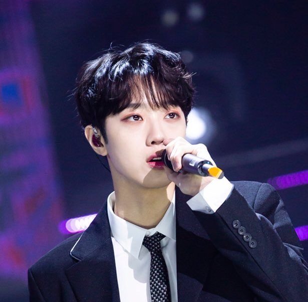 pieone030's tweet photo. 관린이는 뭘해도 예쁜데 아이메이크업 붉은색으로 하면 더 예쁨 https://t.co/2P3hpNJqAc