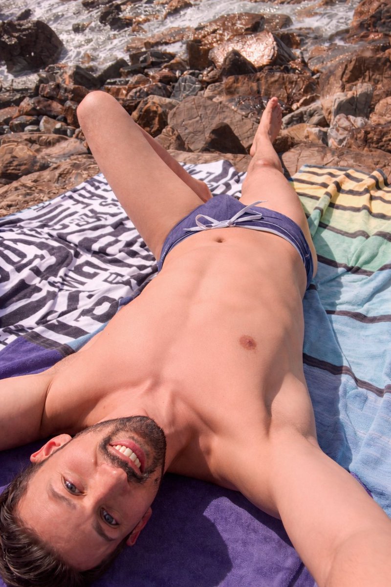 lui_jo91's tweet photo. Buondi..primo mare 2026 poi prima volta on Nudist beach🙈🔥🌈 https://t.co/jVw5bfnNdO