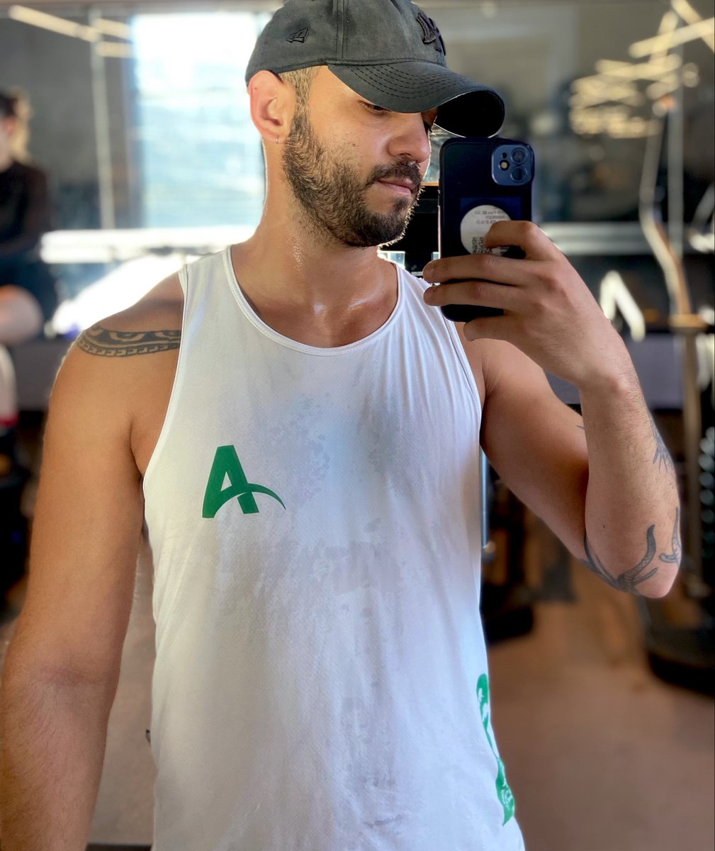 _mohn_w's tweet photo. Derretido
#gym #treino https://t.co/ELvBK6K5VC