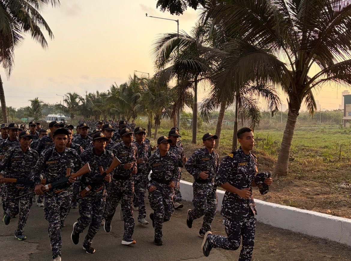 IN_Hamla's tweet photo. Camp #Hamlawar @IN_Hamla witnessed unmatched camaraderie, grit & endurance — from a grueling 15 km Josh Run to Military Games, Tent Pitching, Tug of War, Small-arms Handling & NBCD/First Aid drills.

Every activity pushed limits. Every moment built resilience.

 3 days - One mission🔥

Forging warriors. Building spirit. #Espritdecorps

@IN_HQSNC @indiannavy 
#HamlaHappenings #MilitaryTraining #Agniveer #leadershipthatdelivers