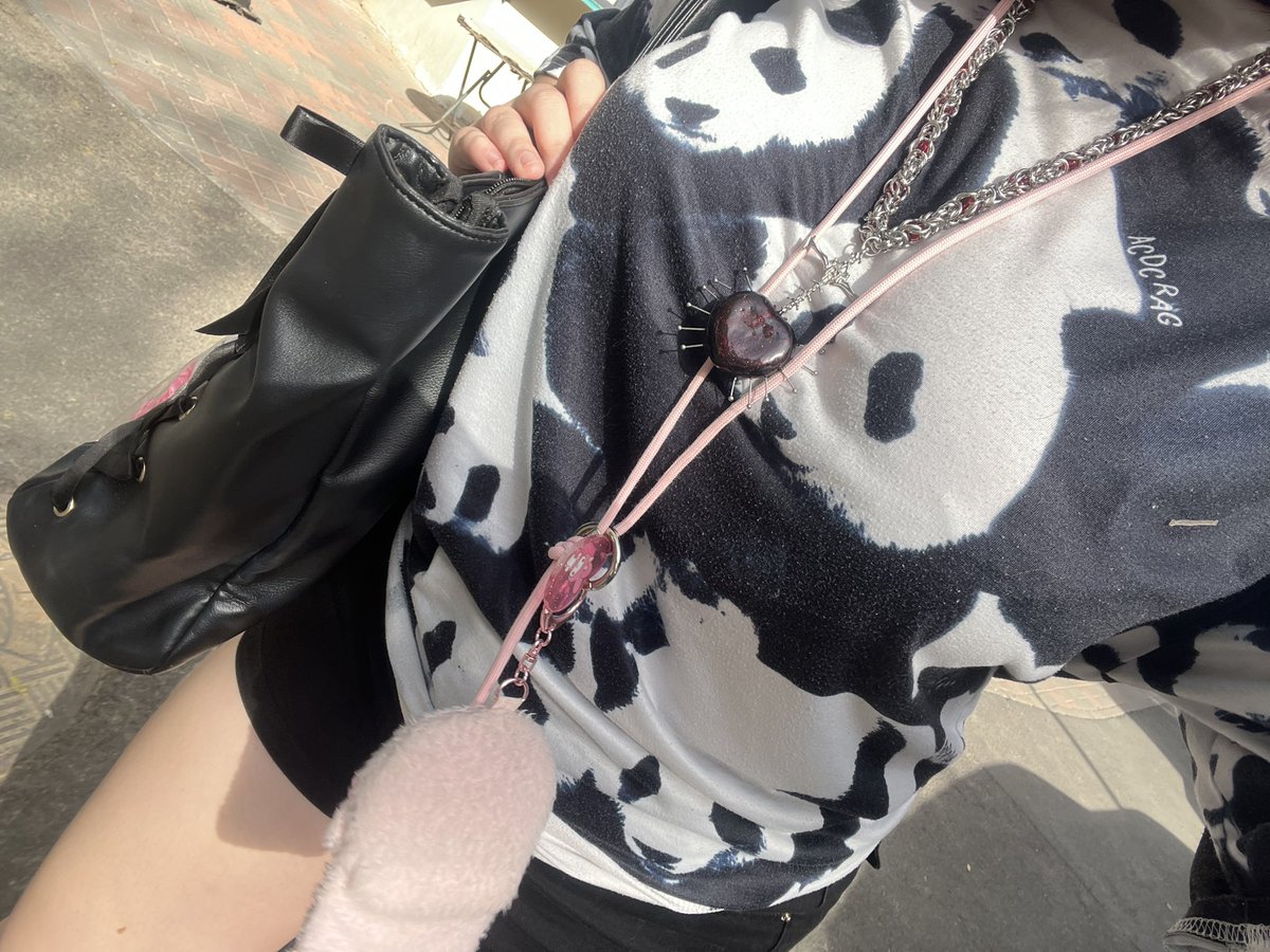 没有爱也没有青春的旅行 tweet media
