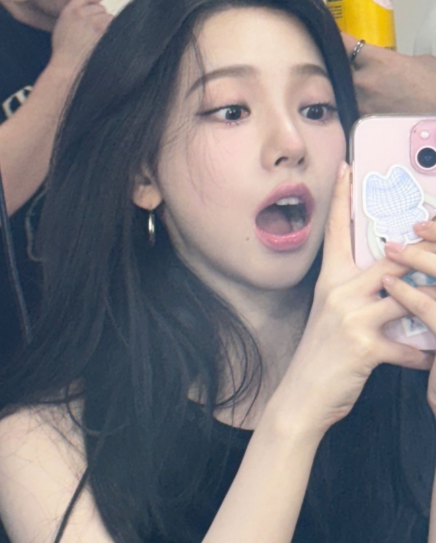 selfolssi ♤ tweet media