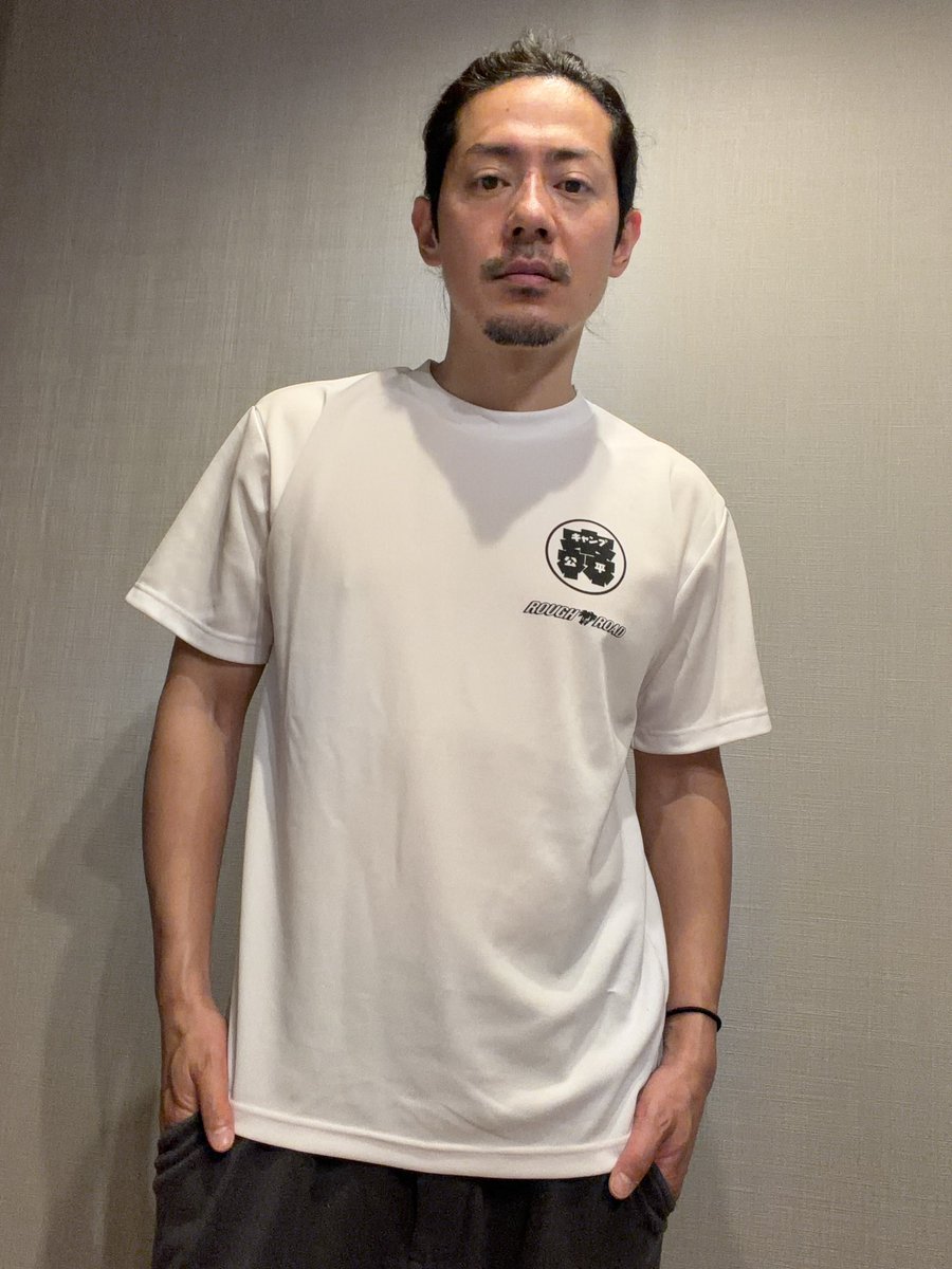 【4/13発売】
先日のラフロ祭でのコラボTシャツ。
数量限定でネットで発売が決まりました！！
是非ゲットしてね！

rough-and-road.co.jp/item/rr1008m/