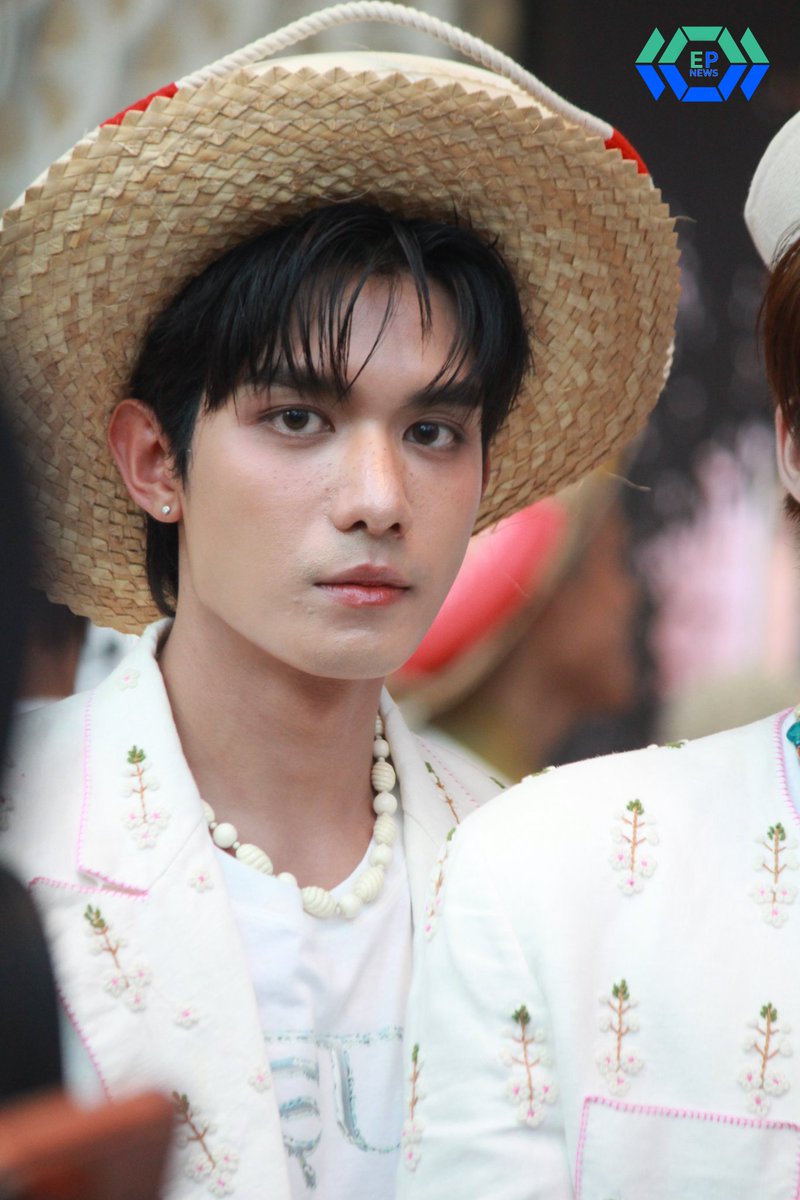 epnewsonline's tweet photo. "เน็ต สิรภพ" ในงาน "SIAM PARAGON SUMMERBEATS MUSIC FEST 2026" 
 #SiamParagonSummerBeats2026xPoohPavel
#SiamParagonSummerBeats2026
#SiamParagonSongkran2026​
#SiamParagonSummer2026 #NEXTOPIA #NetSiraphop 
#jj_rcp 
#NetJJ https://t.co/7OzdloCbKN