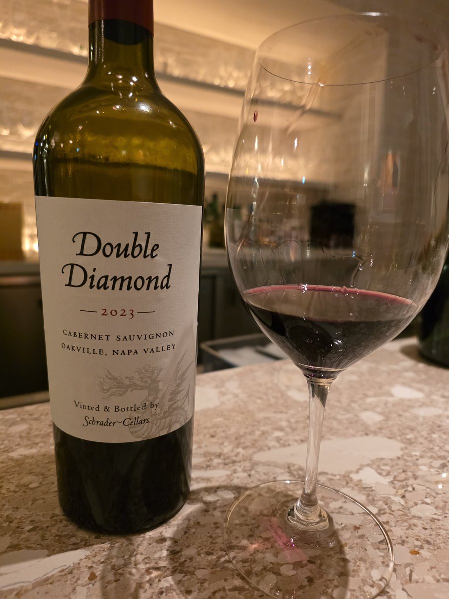 IT_wine_expert's tweet photo. 泡からダブルダイヤモンドへ。2023なのにいつもより信じられないくらいシルキー。これはあたり？美味しいことはいいことです～😊 いずれにしても中川ワインさんは偉大ですね！　#中川ワインさん大好き #やはりナパはオークヴぃル https://t.co/XqVHeY6NOD