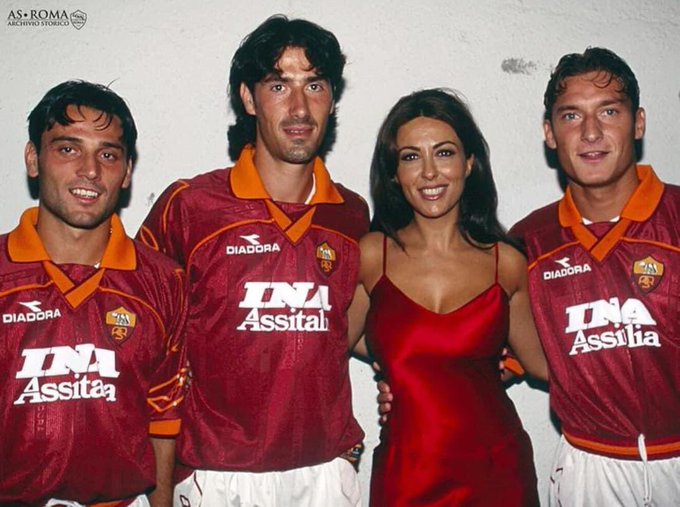 Vincenzo Montella, Marco Delvecchio and Francesco Totti with Sabrina Ferilli.