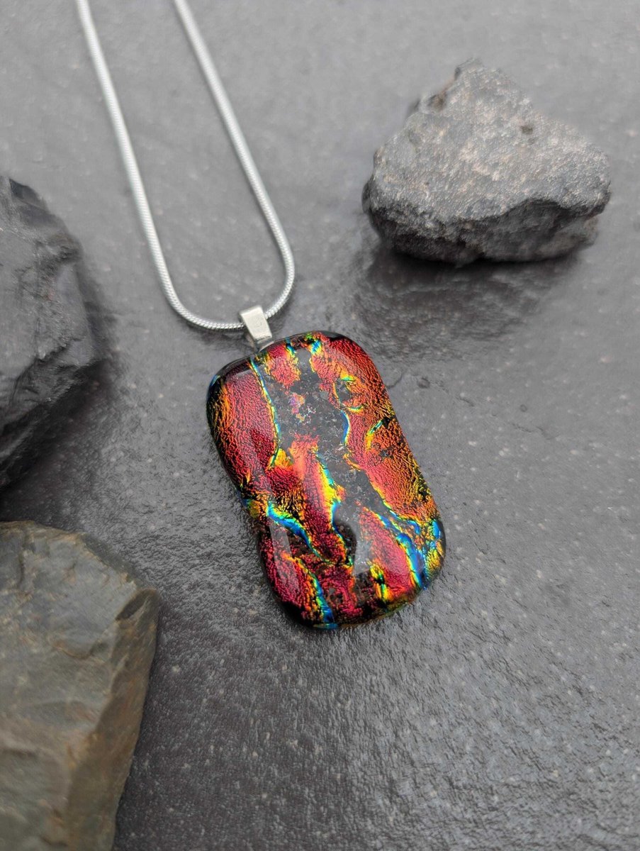 Samphireglass's tweet image. New and unique handcrafted lava inspired dichroic glass necklace. Made from volcanic black sand from Iceland fused between fiery textured dichroic glass and clear glass. Beautiful gift ideas.

#handcrafted #giftideas #shopindie

samphireglass.etsy.com/listing/444591…