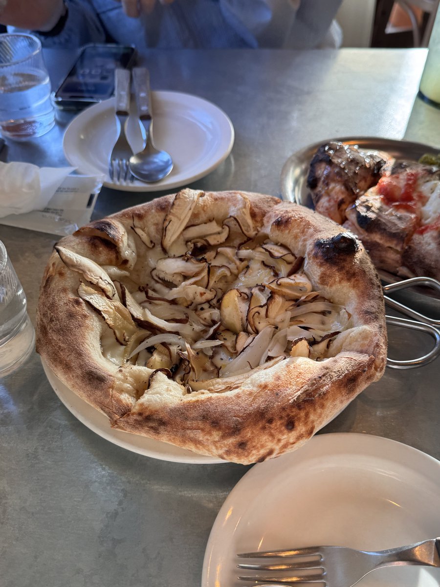 ๐๐๐ tweet media