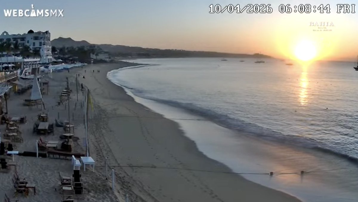 webcamsdemexico's tweet image. El fin de semana huele a sal, sol y arena 🌊
¿Cuál de estos destinos te está diciendo “vámonos ya”? 😎

- #Cancún desde Breathless Cancún Soul Resort &amp;amp; Spa @BreathlessRsrts 
- #CaboSanLucas desde SUR Beach House @BahiaCaboHotel 
#Huatulco, Bahía de Santa Cruz vía @BinniguendaHux