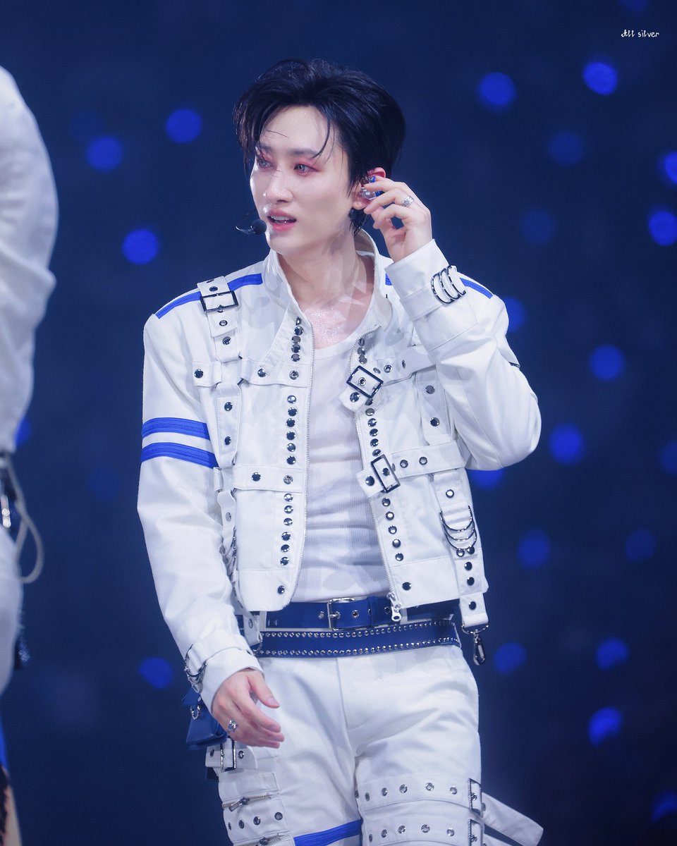 allsilver_1106's tweet photo. 20260405 SUPER SHOW 10 SJ - CORE in SEOUL

@AllRiseSilver 
#은혁 #슈퍼쇼 #슈퍼주니어 https://t.co/GgYEajSJXK