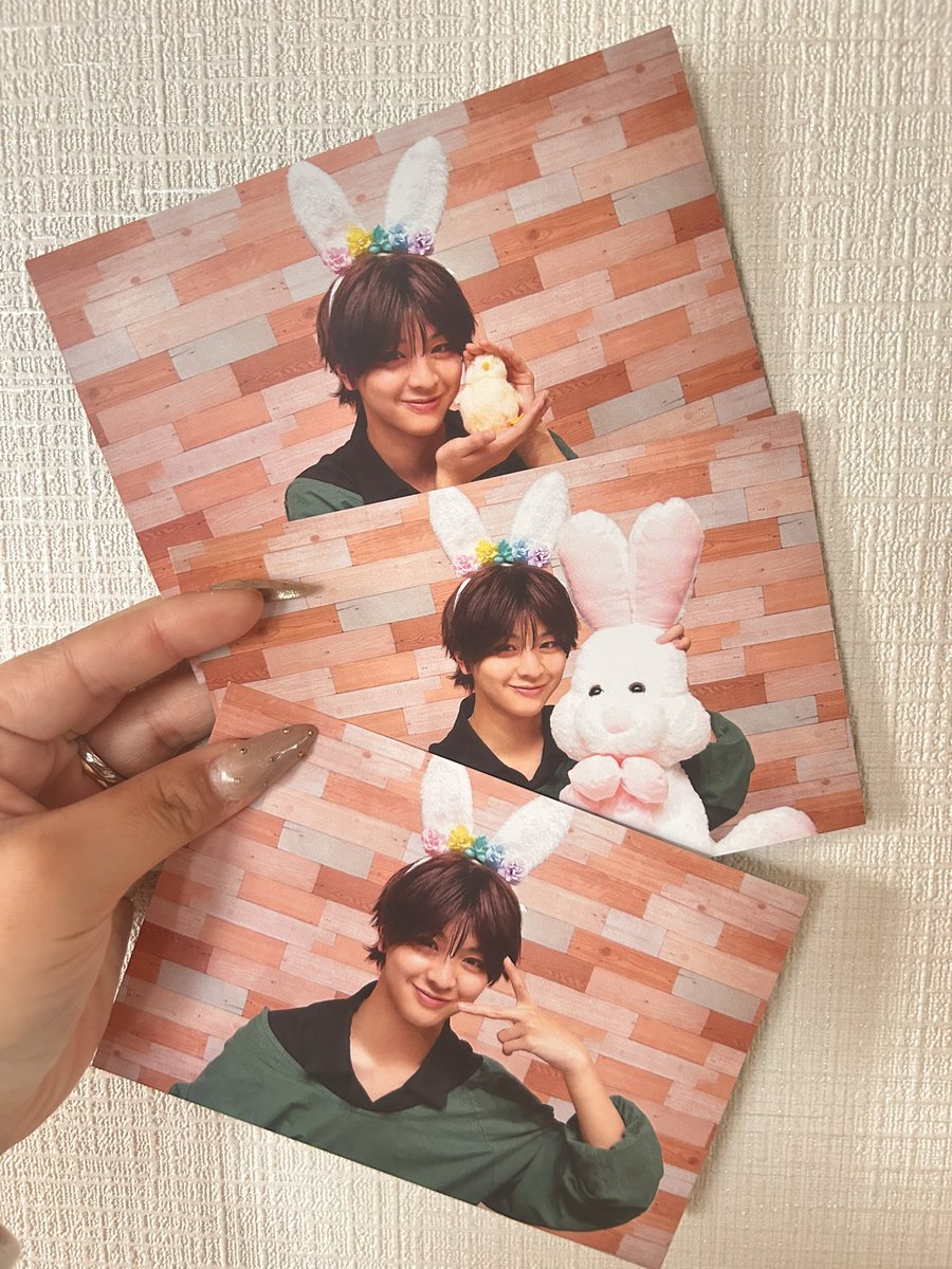 yade_7_yade_7's tweet photo. 3/19のナツラの写真届いた- ̗̀📦 ̖́-
イースター洸大くん可愛すぎて🐰
毎月ありがとうございます🫠🫠
ほんと家が洸大くんで溢れてます🤦🏻♀️💞
#NATSLINE #藤本洸大 #ナツラ https://t.co/EHBfrdcp4B