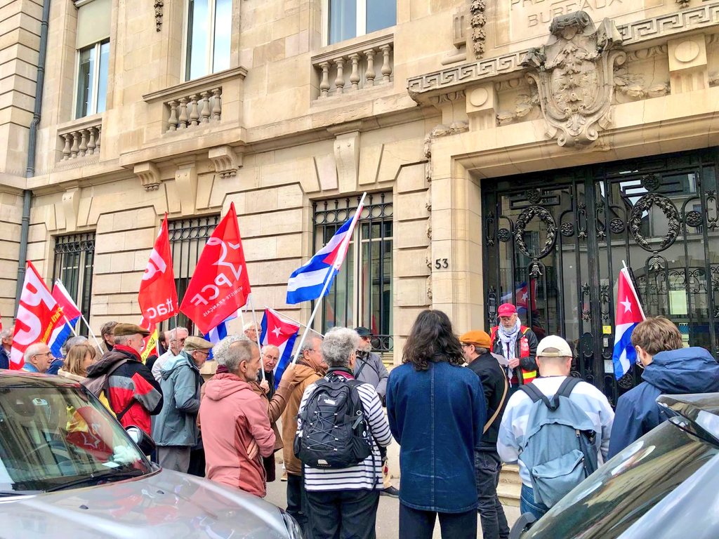 EmbaCubaFrancia's tweet image. 🇨🇺🇫🇷 HOY Comienza en Francia las Jornadas de Solidaridad con CUBA

🚀🗓 3 días (10-11-12 abril)
3️⃣6️⃣  Ciudades francesas
1 📣 Demanda: Fin del bloqueo y las agresiones del gob🇺🇸 contra Cuba🇨🇺

✊️AUJ. Début en #France des journées de solidarité avec Cuba

📸📍Dijon #HandsOffCuba