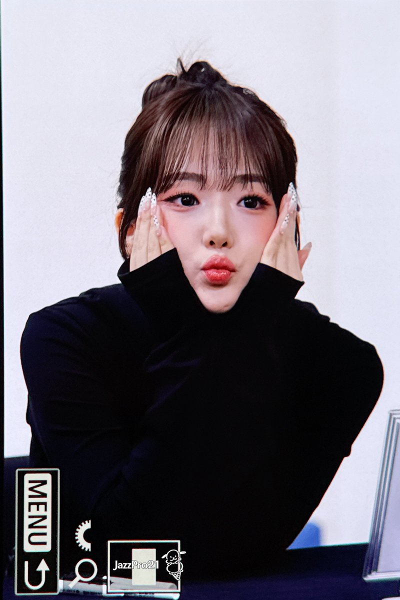 260410 pre 

#tripleS #트리플에스 #윤서연 #YoonSeoyeon #서연