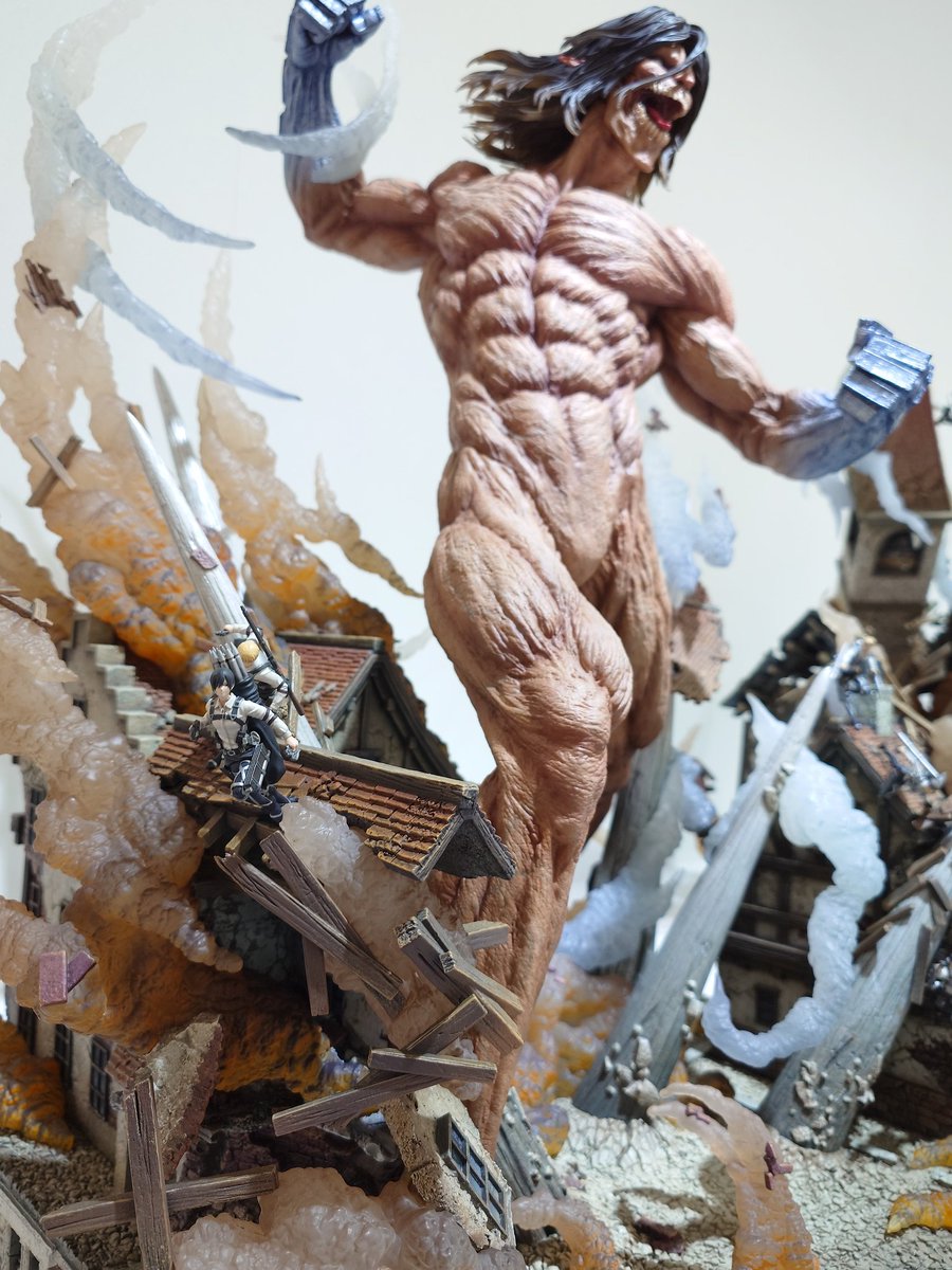 gadeko_ch's tweet image. 小さいフィギュアでスケールがわかる感じがめちゃめちゃ楽しかったがで🍀
1/20くらい❓❓
これ、向かい合わせて展示できるようになってるんだってー
#進撃の巨人
#NLSXVII #Prime1Studio