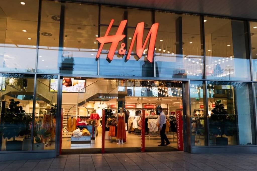 nom0leste tweet media