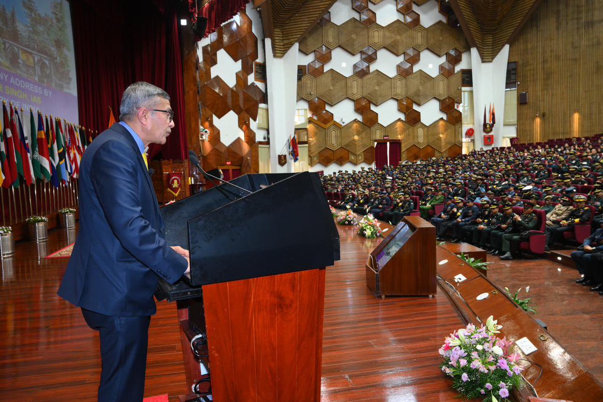 SpokespersonMoD's tweet photo. Defence Secretary Shri Rajesh Kumar Singh attended the convocation of the 81st Staff Course at Defence Services Staff College, Wellington, today. Interacting with officers, including 44 foreign participants, he lauded their dedication and highlighted DSSC’s pivotal role in fostering jointness, leadership & global defence cooperation.

Read here: https://t.co/YHWGBcaXQH
