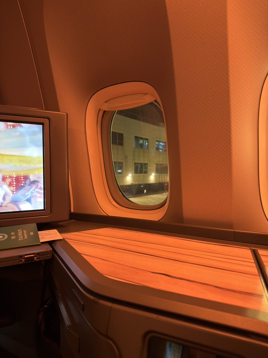 sssss_ex88's tweet photo. ✈️LA https://t.co/ewhyHmWx4R