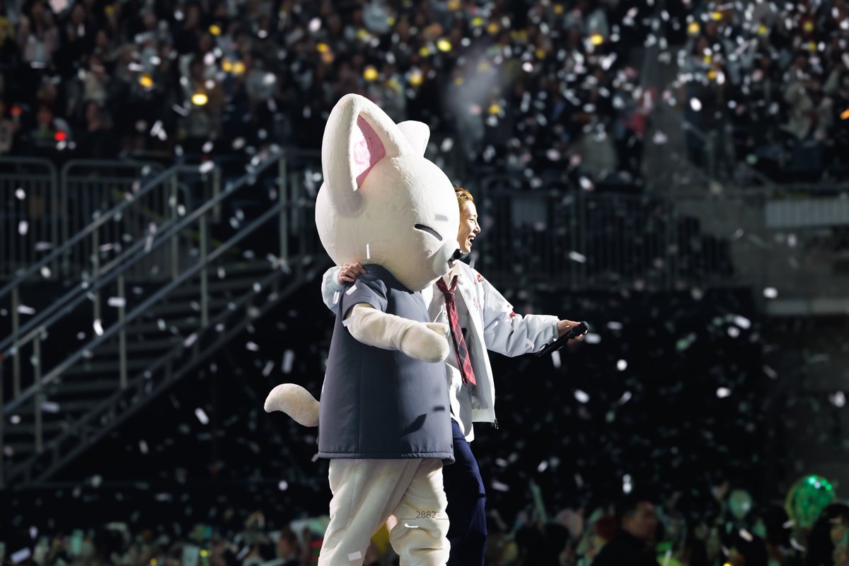 ___2882___'s tweet photo. Happy fennec world 💕
260405 STAY in Our Little House

#StrayKids #스트레이키즈
#I_N #아이엔 #양정인 #FoxINy
#SKZ_6TH_FANMEETING
#STAY_in_Our_Little_House https://t.co/Id2hTBpuUA