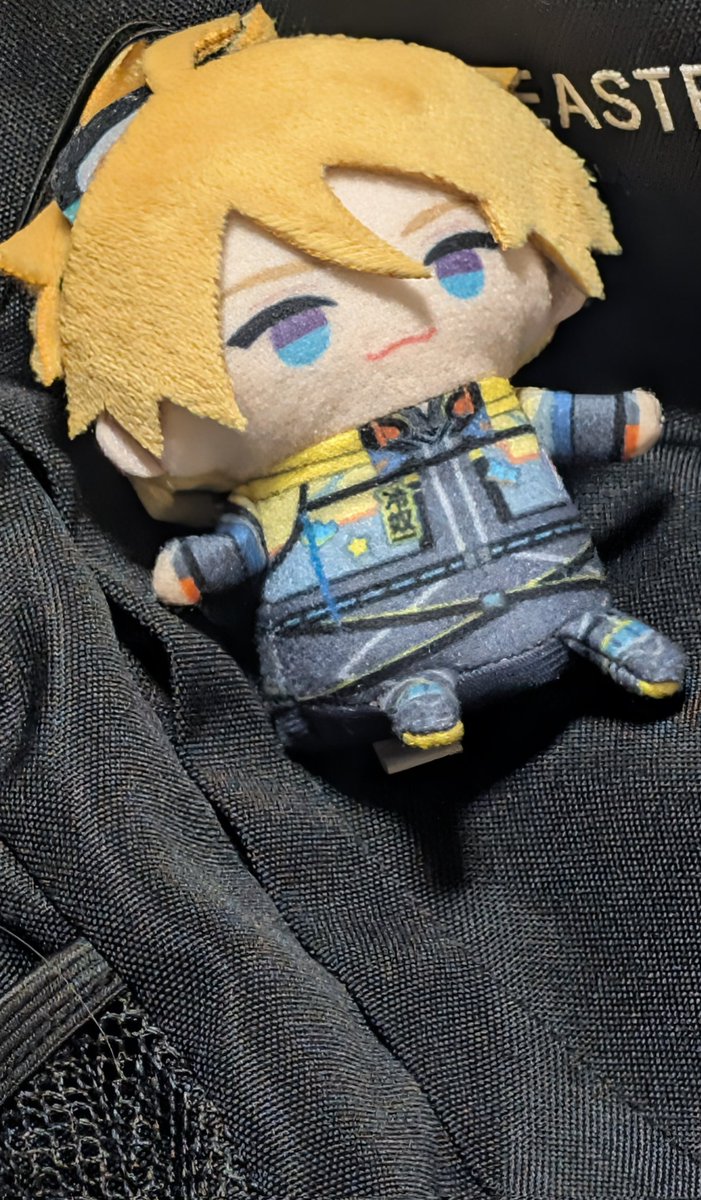 一緒に登校してたらバスでおばあさんにかわいい子付けてるねって褒められて嬉しい🥹‼️‼️そうなんです可愛いんですうぃるそん‼️‼️