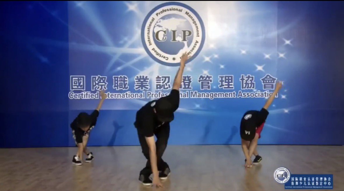 無眠むみん tweet media