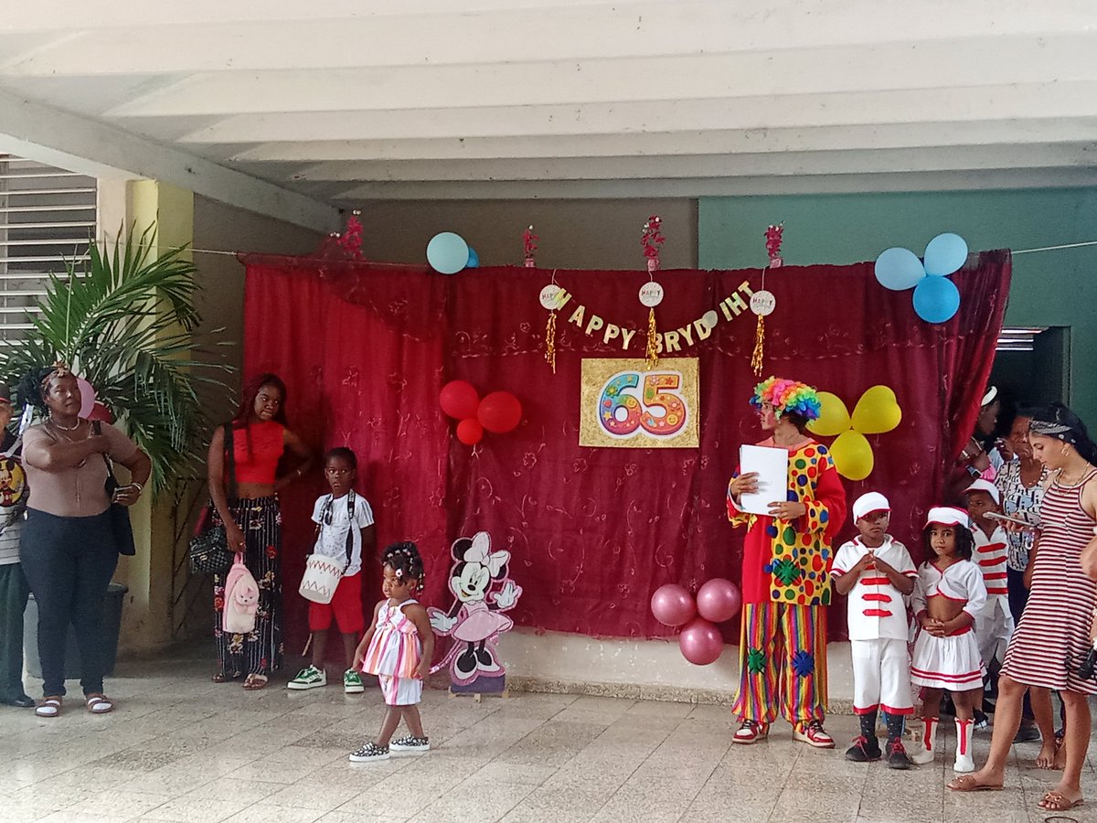 Esperando que comiencen las celebraciones por el 65 aniversario de la creación de los Círculos infantiles en Cuba. Mucha Felicidades. #BoliviaXCuba #CubaEsEducación #CubaVencerá